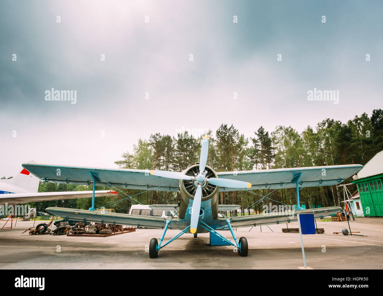 Il vecchio piano sovietica Paradropper aeromobile Foto Stock
