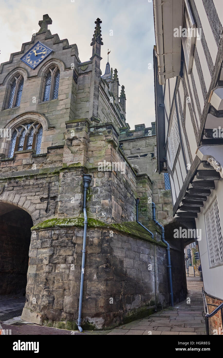 Warwick è il capoluogo della contea di Warwickshire, Inghilterra. La città si trova sul fiume Avon, 11 miglia (18 km) a sud di Coventry Foto Stock