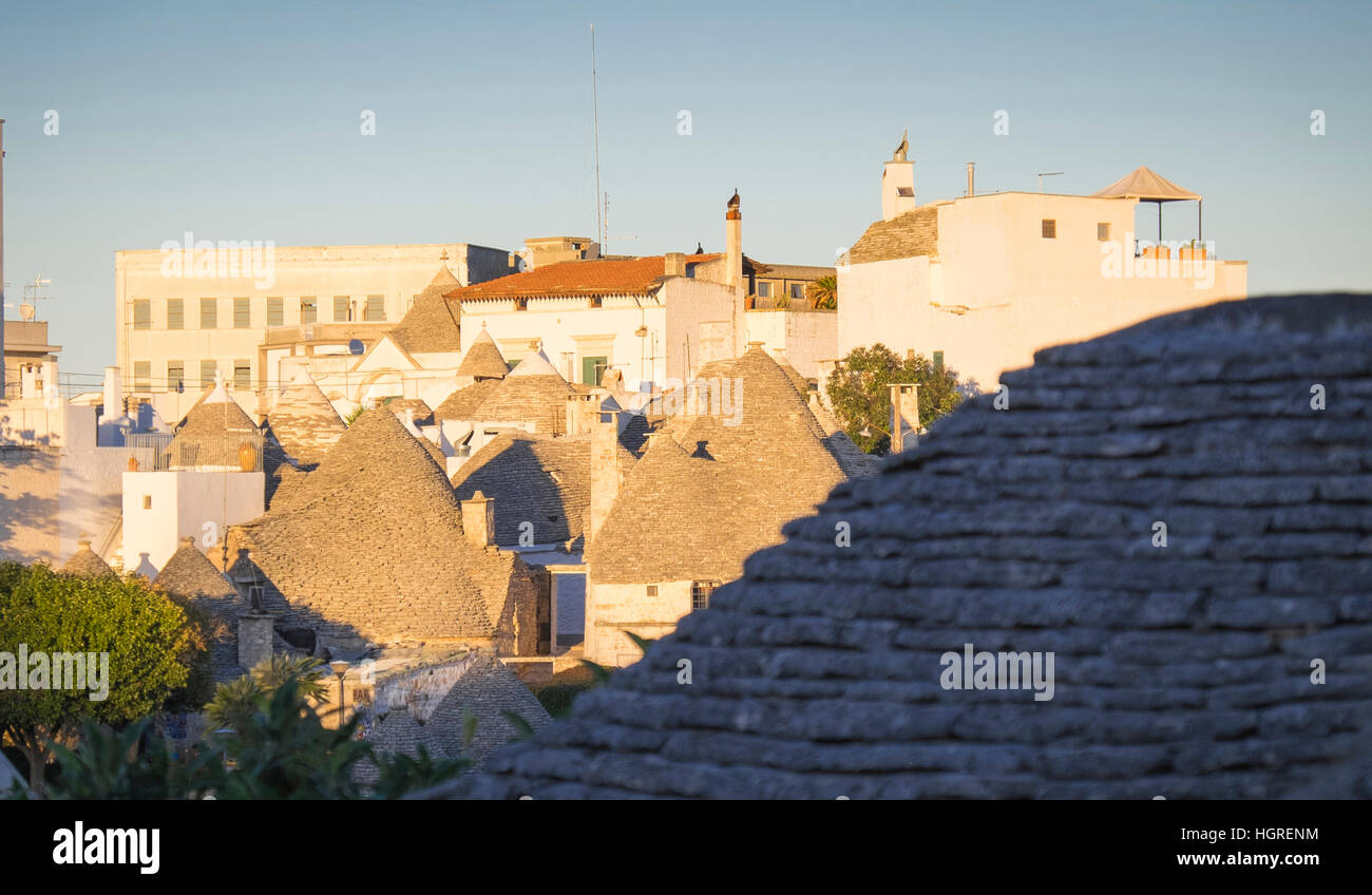 I Trulli di Alberobello è stato designato come un sito Patrimonio Mondiale dell'UNESCO dal 1996. Foto Stock