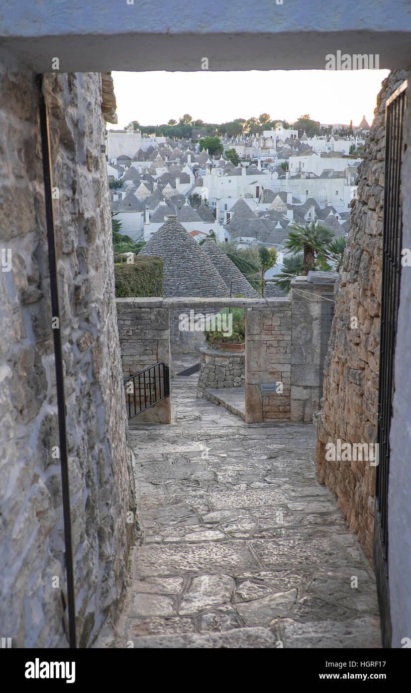 I Trulli di Alberobello è stato designato come un sito Patrimonio Mondiale dell'UNESCO dal 1996. Foto Stock