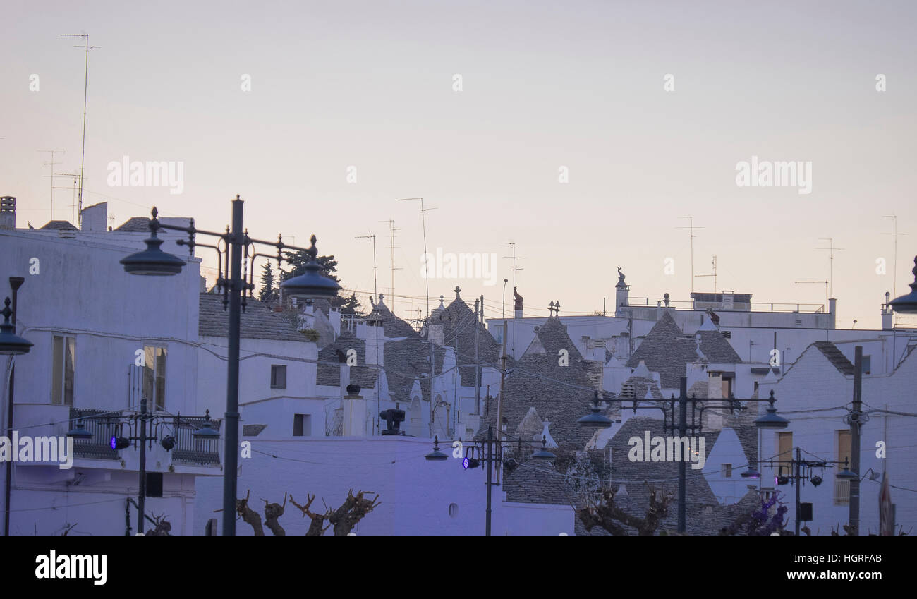 I Trulli di Alberobello è stato designato come un sito Patrimonio Mondiale dell'UNESCO dal 1996. Foto Stock