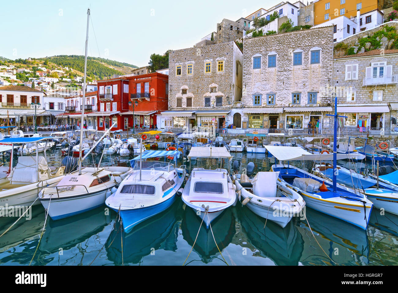 Barche da pesca a Hydra porto Golfo Saronico Grecia Foto Stock