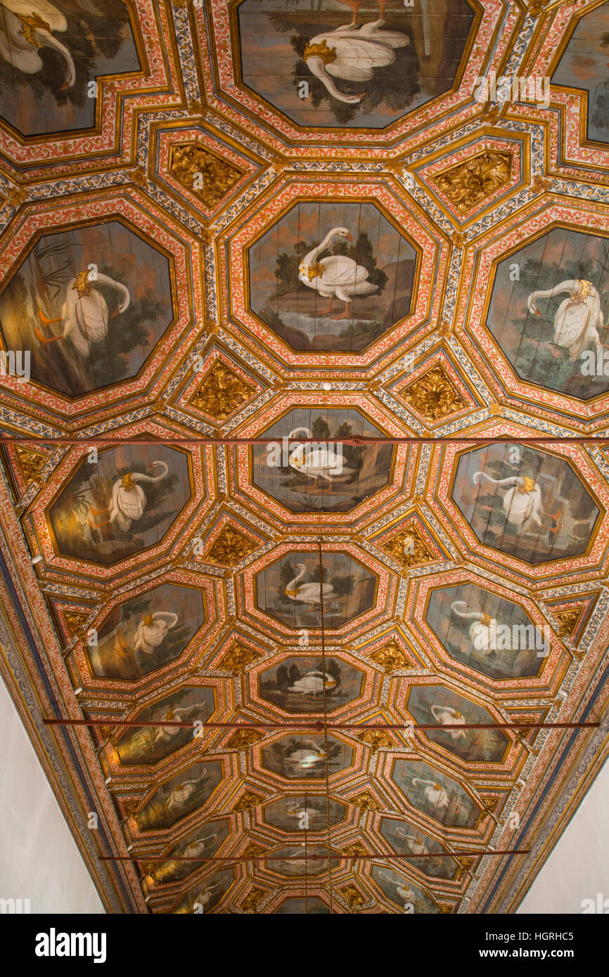 Soffitto, Swan Hall, Palazzo Nazionale di Sintra, Sintra, Sito Patrimonio Mondiale dell'UNESCO, Portogallo Foto Stock