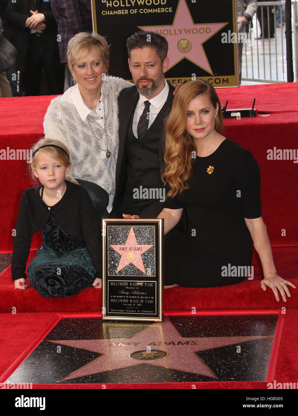 Hollywood, Stati Uniti d'America. Xi gen, 2017. Kathryn Adams, Darren Le Gallo, Amy Adams, Aviana Le Gallo, a Amy Adams Ceermony stella sulla Hollywood Walk of Fame in California. © Faye Sadou/media/punzone Alamy Live News Foto Stock