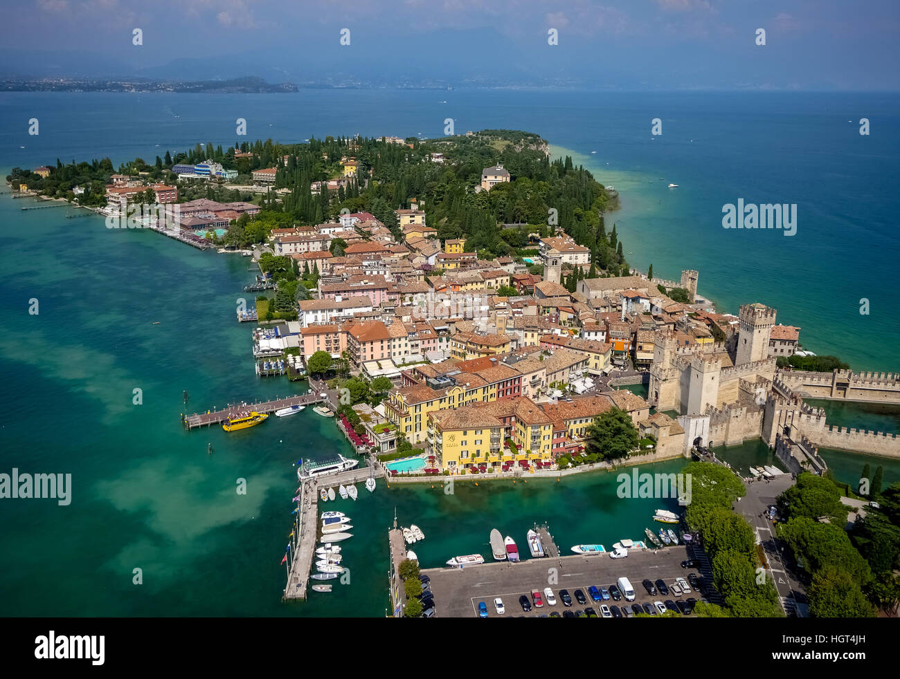 Castello Scaligero, Sirmione, penisola, il Lago di Garda, Lombardia, Italia Foto Stock