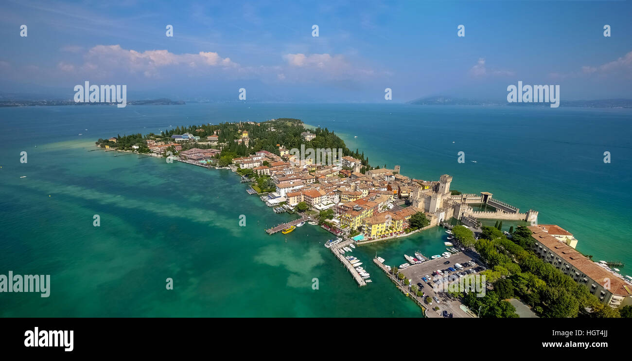 Castello Scaligero, Sirmione, penisola, il Lago di Garda, Lombardia, Italia Foto Stock