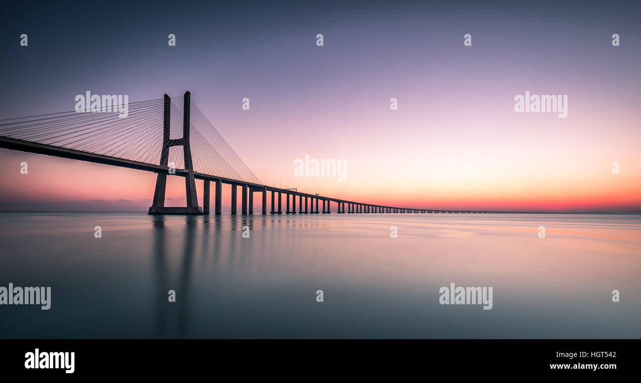 Dal Ponte Vasco da Gama a Lisbona Foto Stock