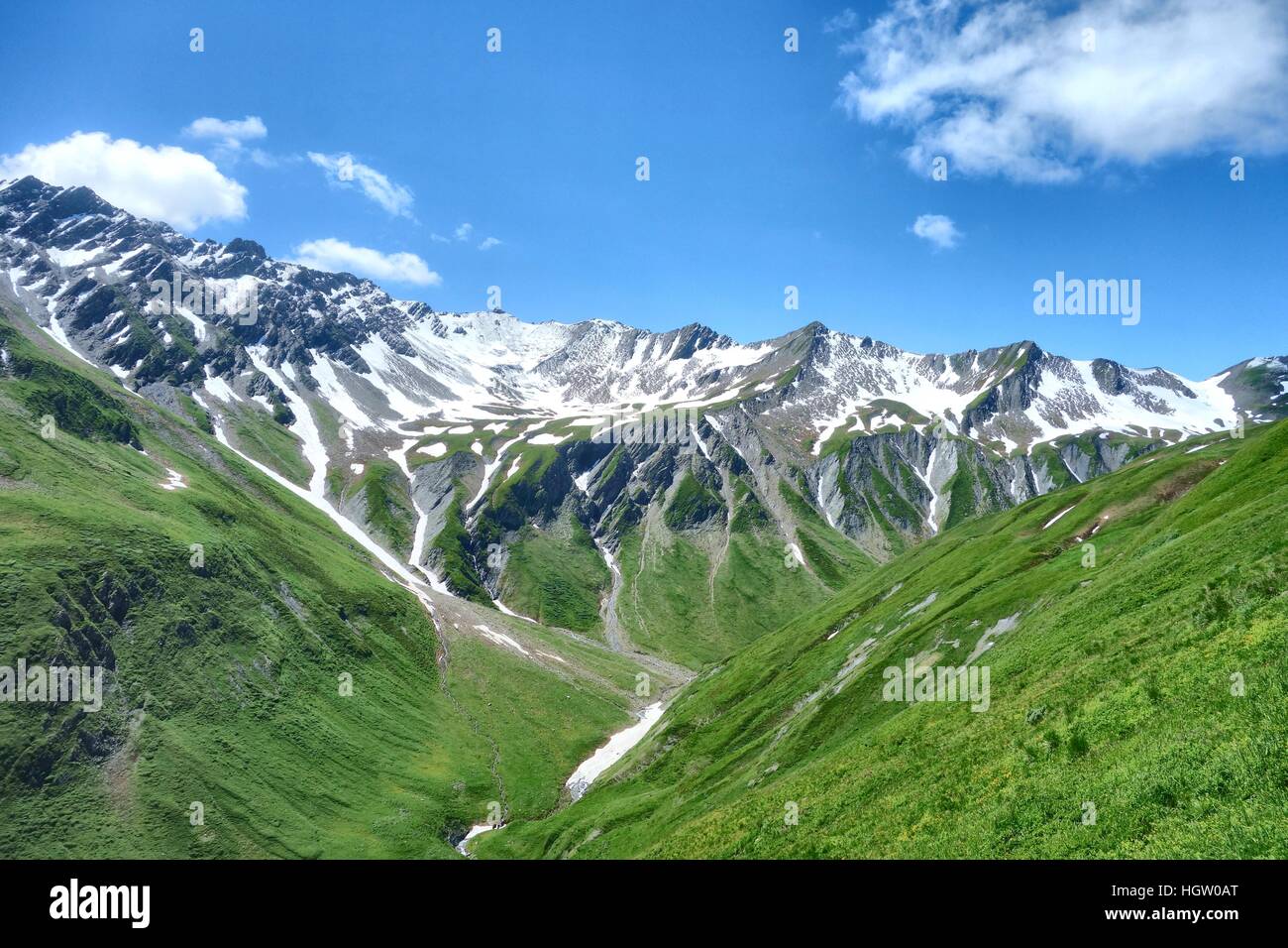 Un panorama alpino vicino l'Auberge de La Peule, La Fouly, Svizzera. Foto Stock