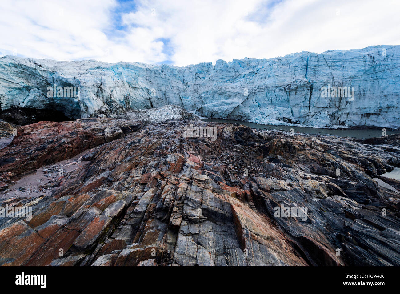 Striature scavata nella roccia dall erosione di ghiaccio come un ghiacciaio si abbassarono. Foto Stock