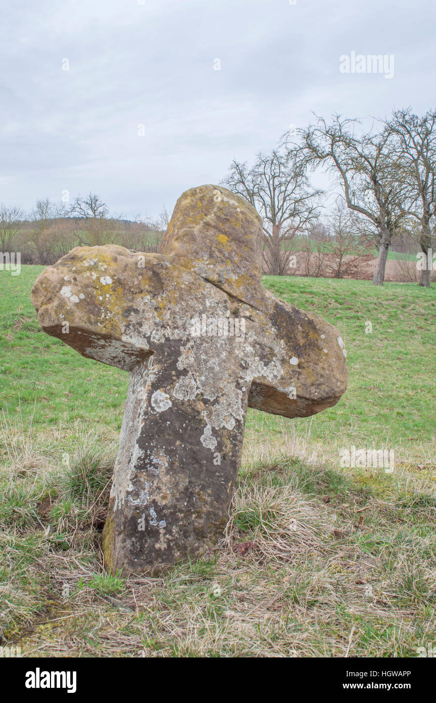 Croce storica della conciliazione vicino Tungental, Baden-Wuerttemberg, Heilbronn-Franconia, Germania, Tüngental, Schwaebisch Hall, Hohenlohe regione Foto Stock