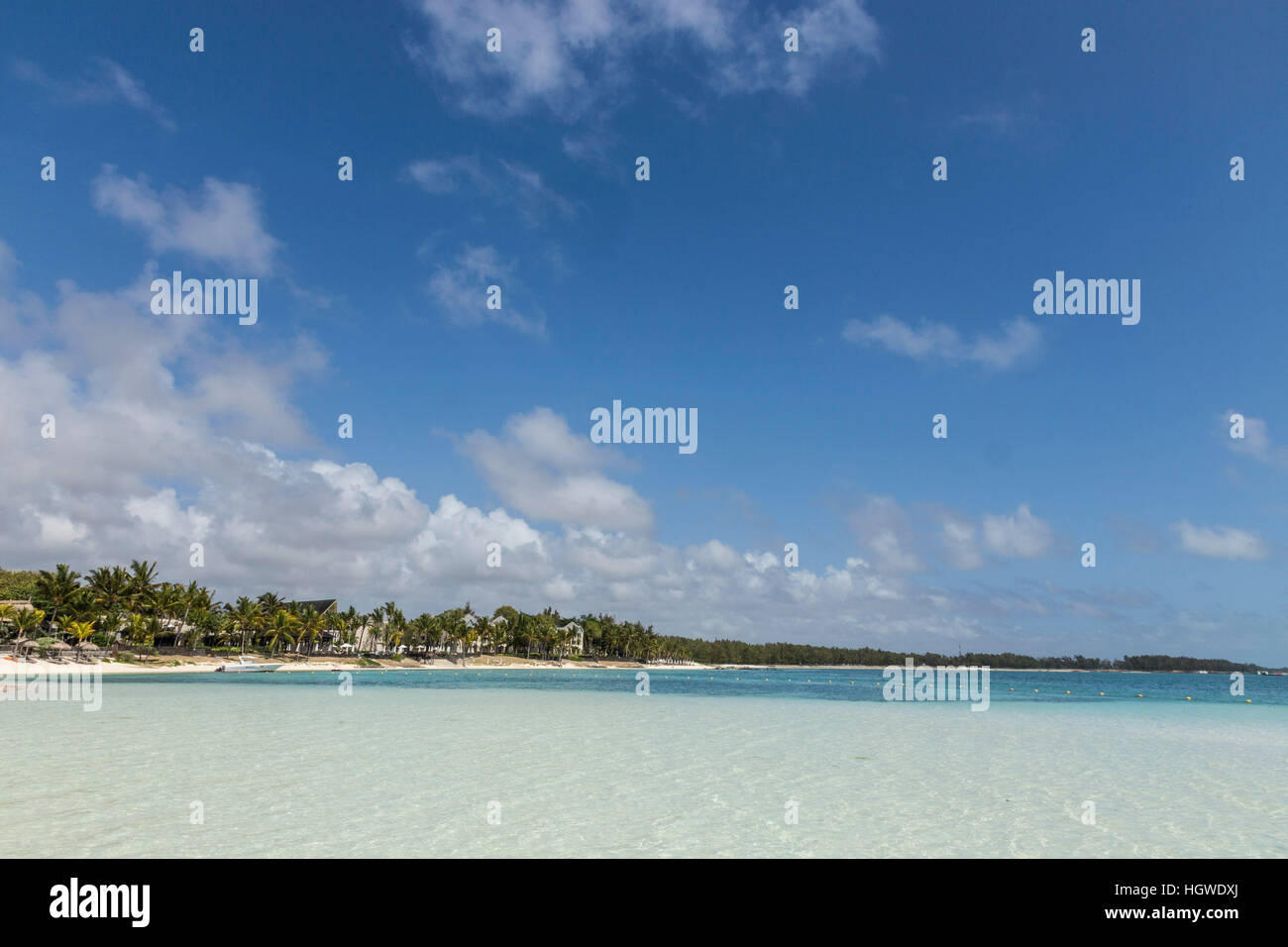 Isola Mauritius mare sotto un cielo nuvoloso. Foto Stock