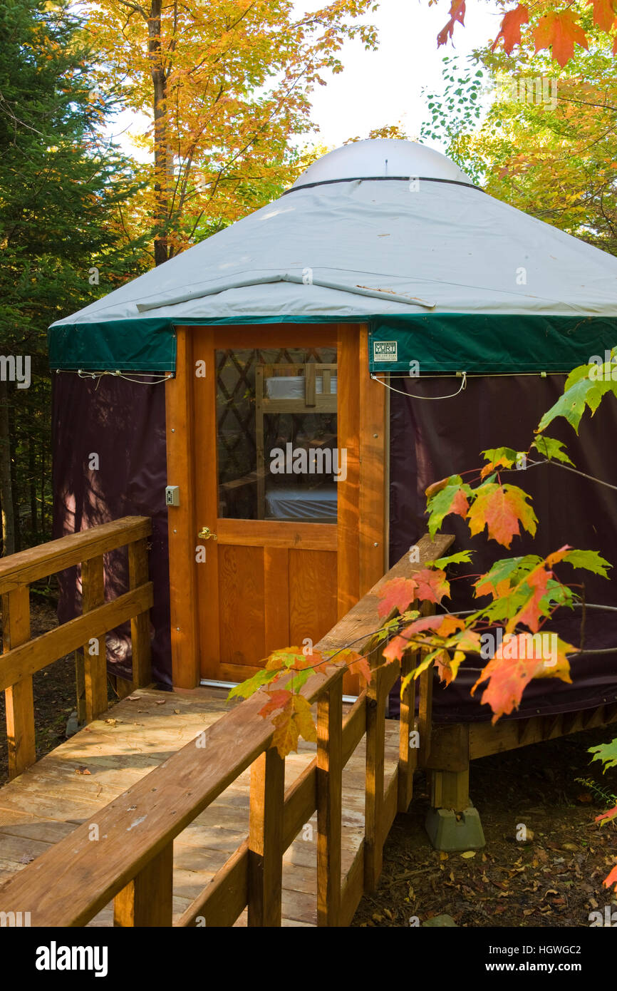 Yurta presso la collina di Milano del Parco Statale di Milano, New Hampshire. Foto Stock