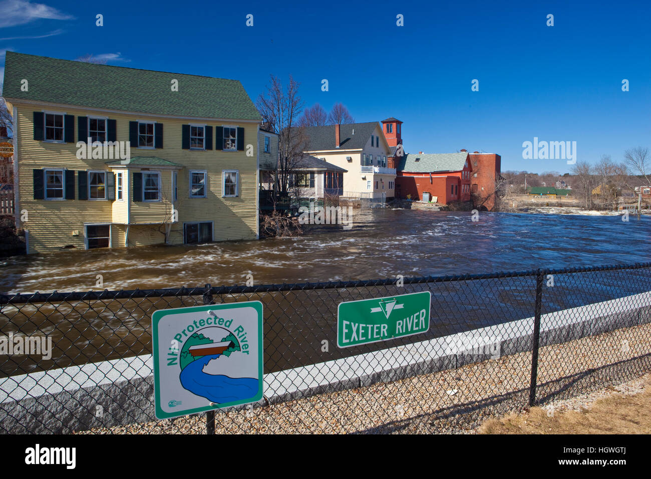 Il pane e il mestolo ristorante inondata dal fiume Exeter in Exeter, New Hampshire. Marzo 2010 alluvione. Foto Stock