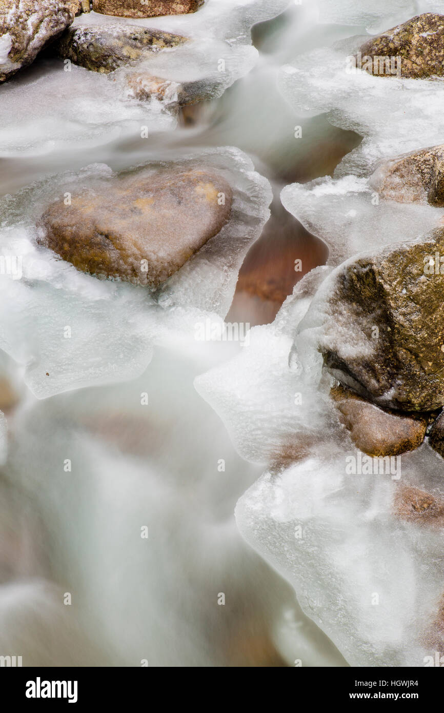 Rocce e ghiacci in Flume Gorge nel New Hampshire il Franconia Notch State Park. White Mountains. Foto Stock