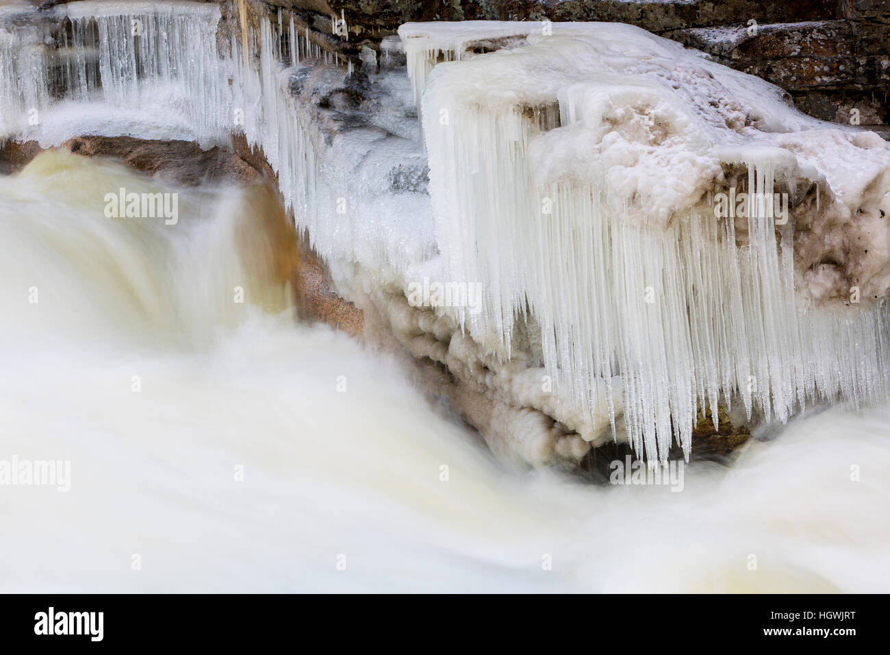 Ghiaccioli e cascate Inferiori sul fiume Ammonoosuc in Twin Mountain, New Hampshire. Foto Stock