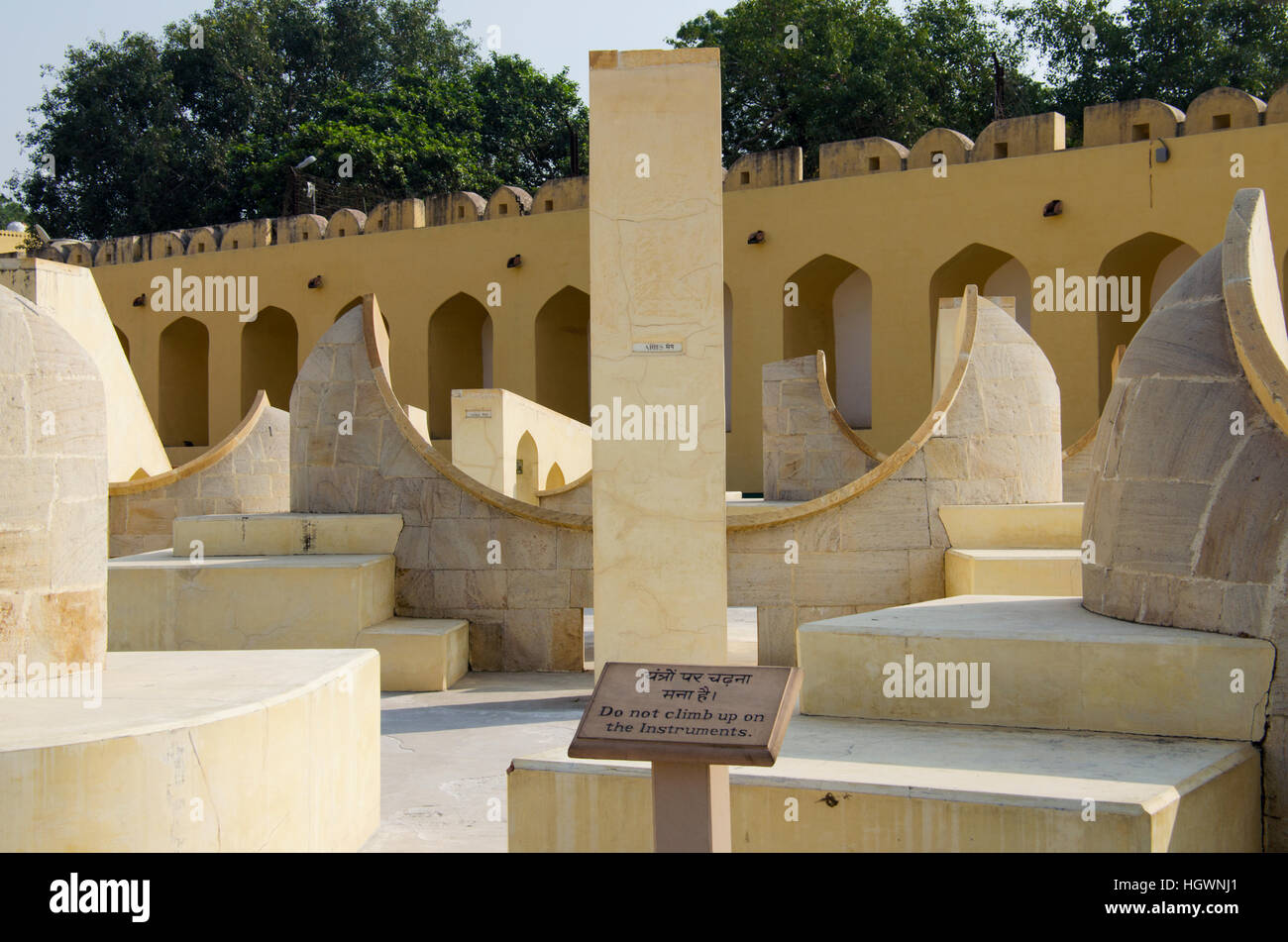 Storica costruzione architettonica osservatorio Jantar Mantar in India, Dzhantar, architettura, storia, India, Jaipur, mantar Foto Stock