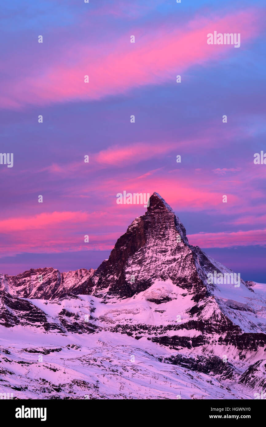 Cervino all'alba, Alpi del Vallese, Zermatt, Vallese, Svizzera Foto Stock