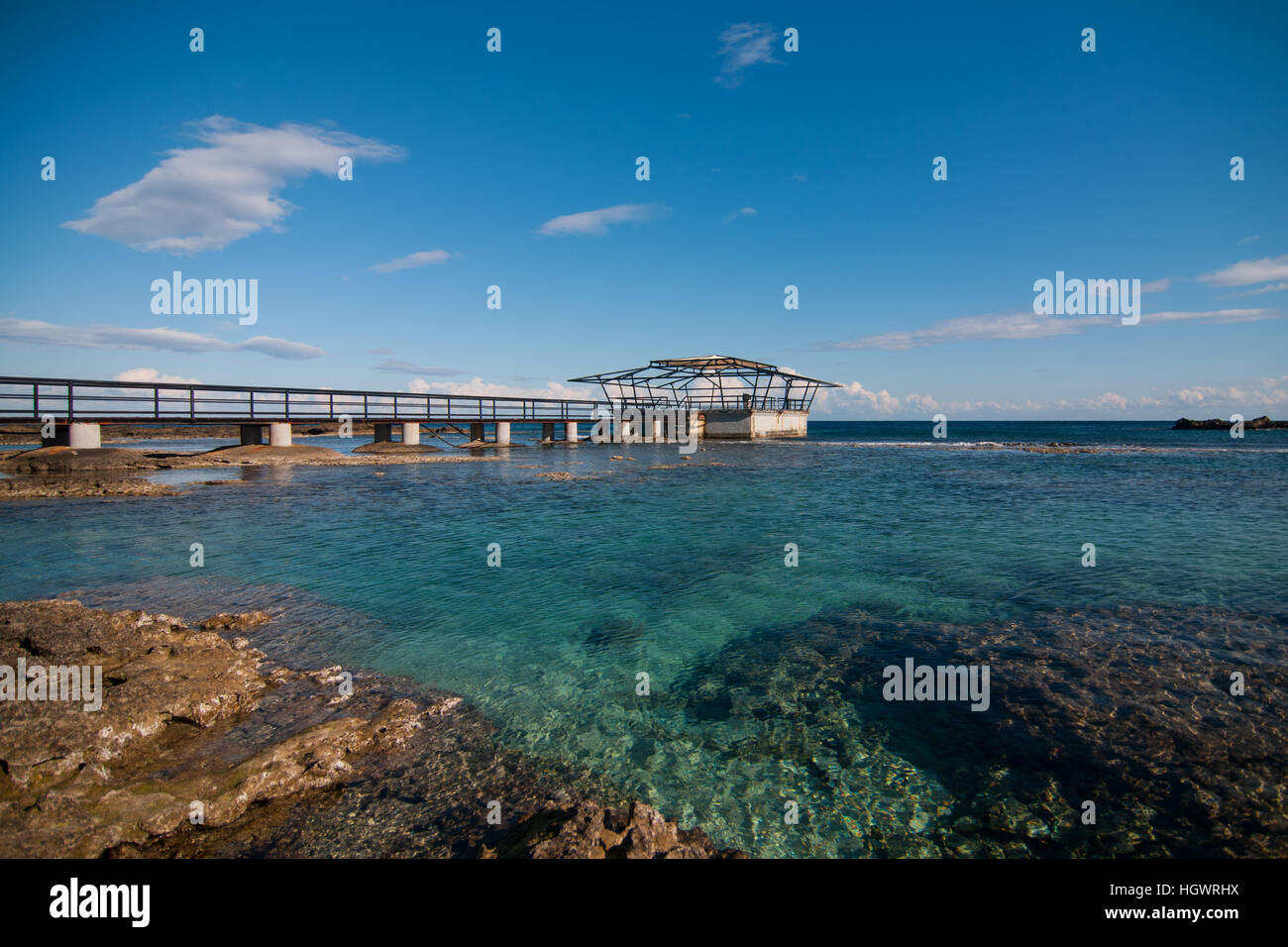 Una vista della costa e la spiaggia di Famagosta, la parte settentrionale di Cipro. Foto Stock