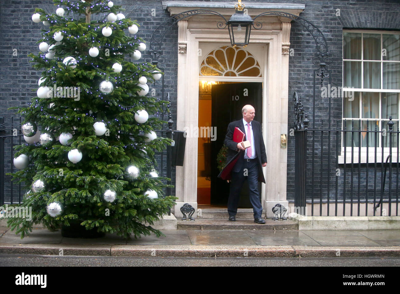 Chris temolo, Segretario di Stato per i trasporti, lasciando il settimanale riunione del gabinetto a 10 Downing Street, Londra. Dotato di: Chris Grayling dove: Londra, Regno Unito quando: 13 Dic 2016 Foto Stock