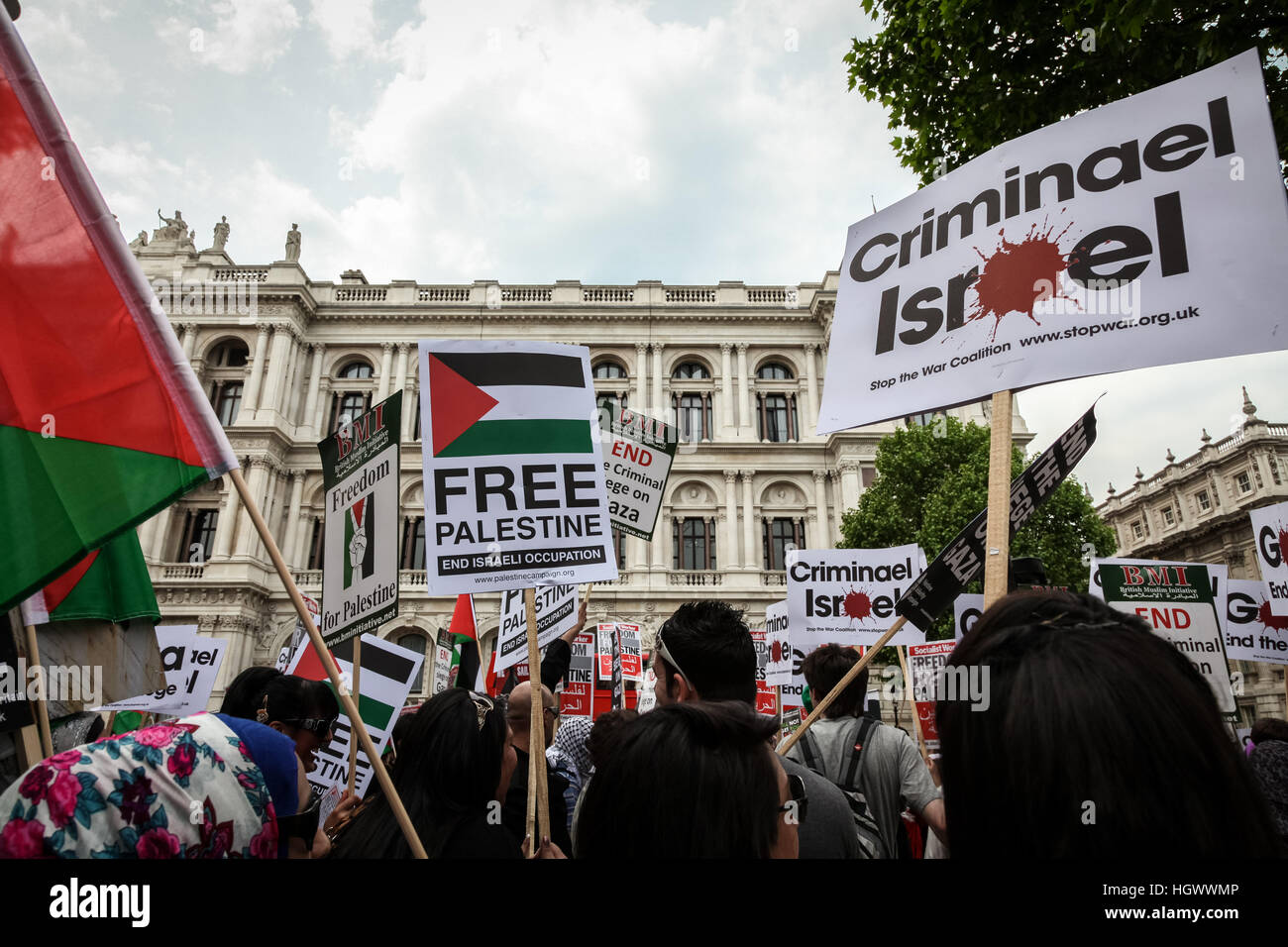 Marcia di protesta contro la violenza usata dai soldati israeliani durante la flottiglia di Gaza di uccisioni. Londra, Regno Unito. Foto Stock