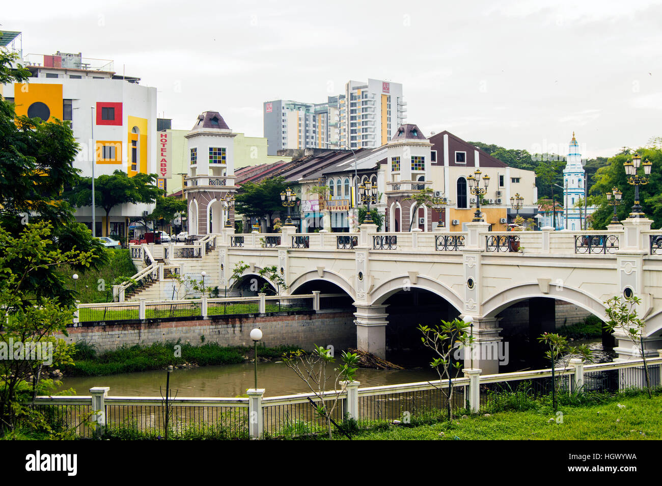Ponte sul Fiume Kinta, Jalan Sultan Iskandar Shar, Ipoh, Perak, Malaysia Foto Stock