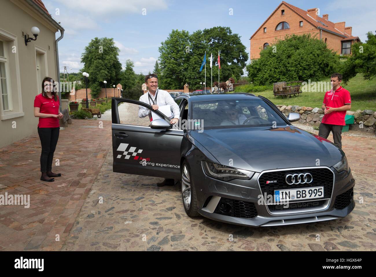 Poznan, Polonia - 3 giugno 2013 Audi Sportcars esperienza di guida. La presentazione della vettura sportiva Audi R8, RS6, RS4. Foto Stock