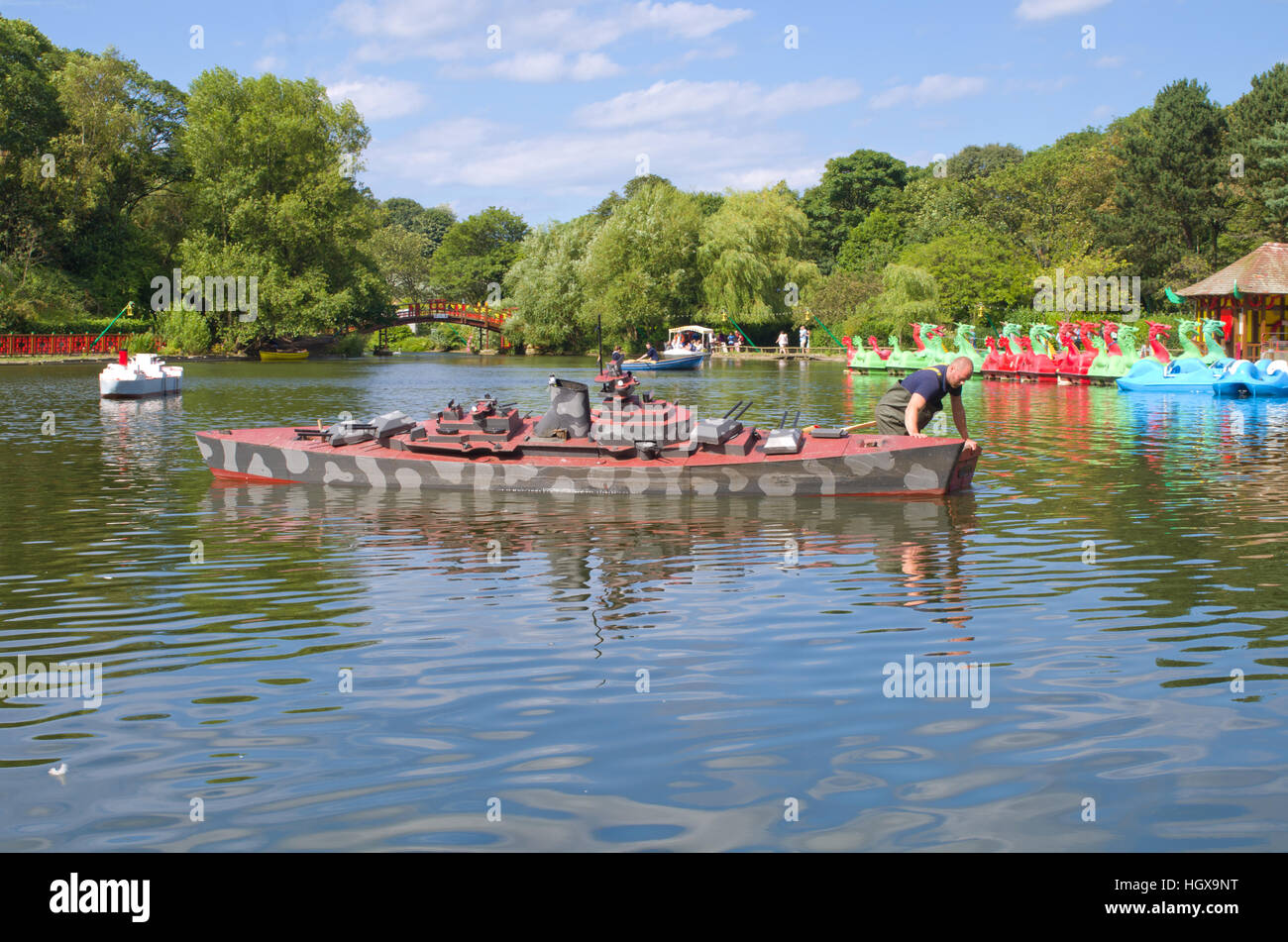 Modello grande barca nave da guerra dalla guerra navale Rivelyn Scarborough North Yorkshire Regno Unito Foto Stock
