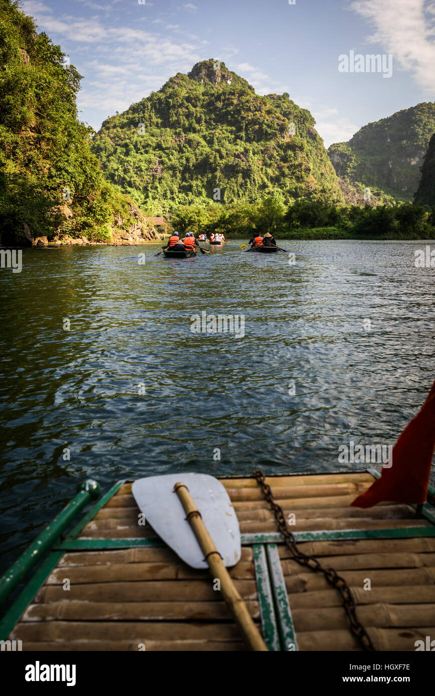Famose montagne calcaree nella provincia di Ninh Binh, Vietnam Foto Stock