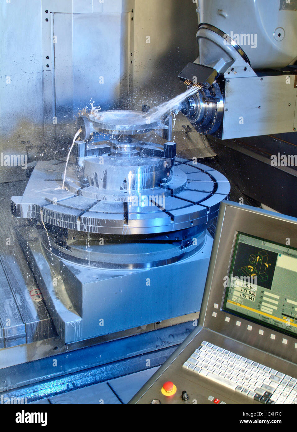 Comandato da CNC macchina utensile Foto Stock