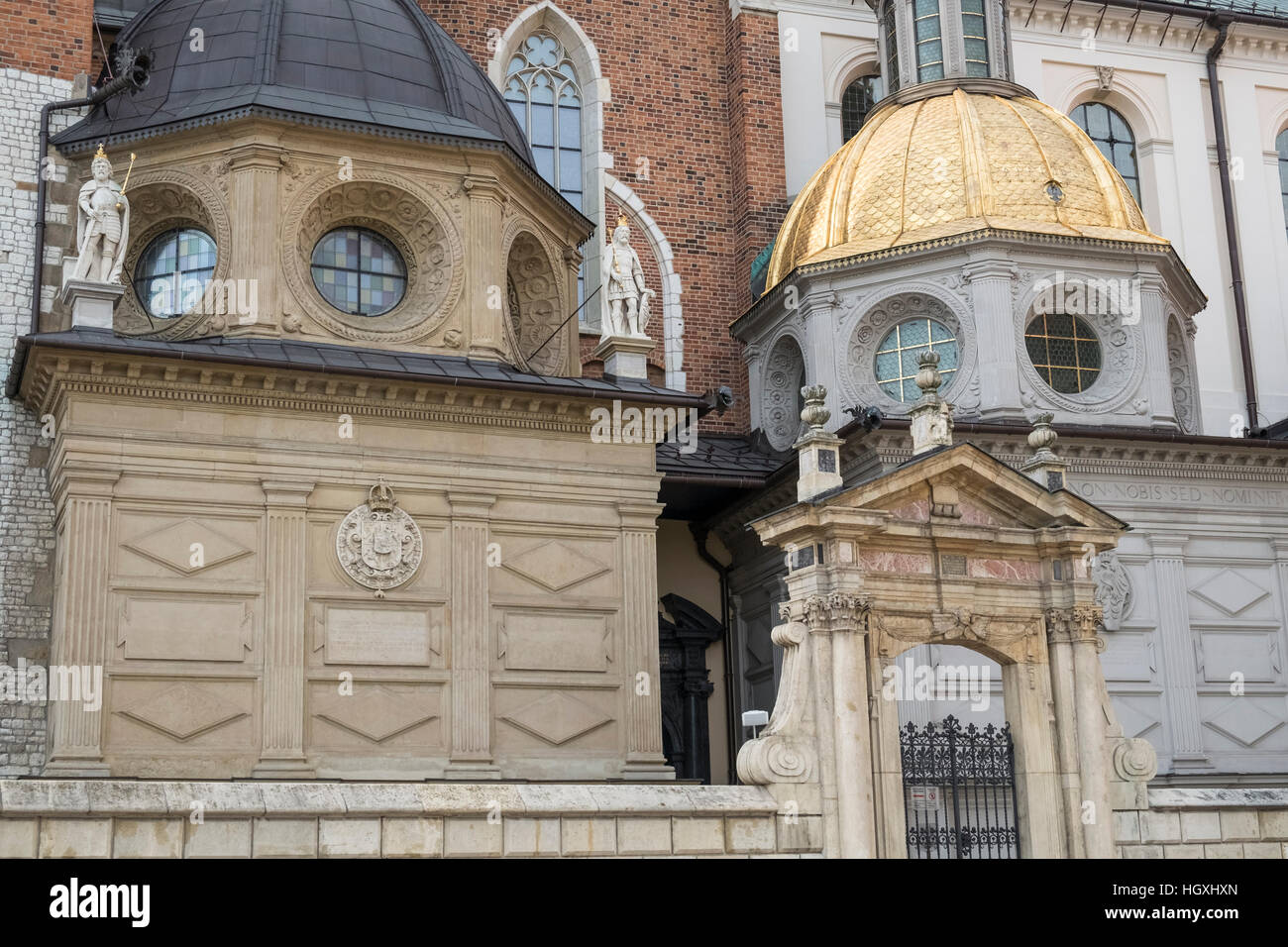 Esterno dettagli architettonici della cattedrale di Wawel, una chiesa cattolica romana situata sul colle di Wawel, Cracovia in Polonia Foto Stock