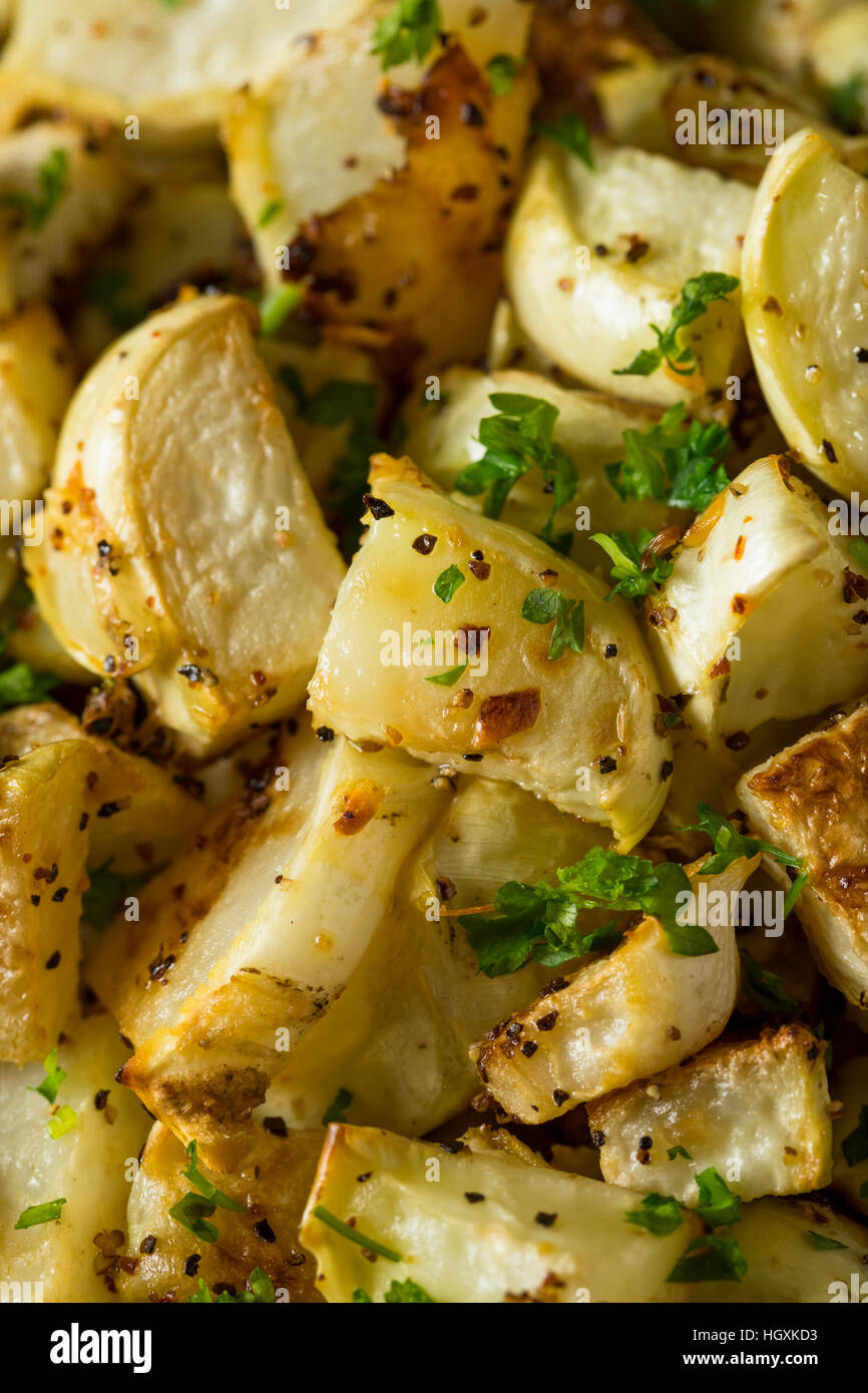 In casa sani di cavolo rapa arrosto con erbe e spezie Foto Stock