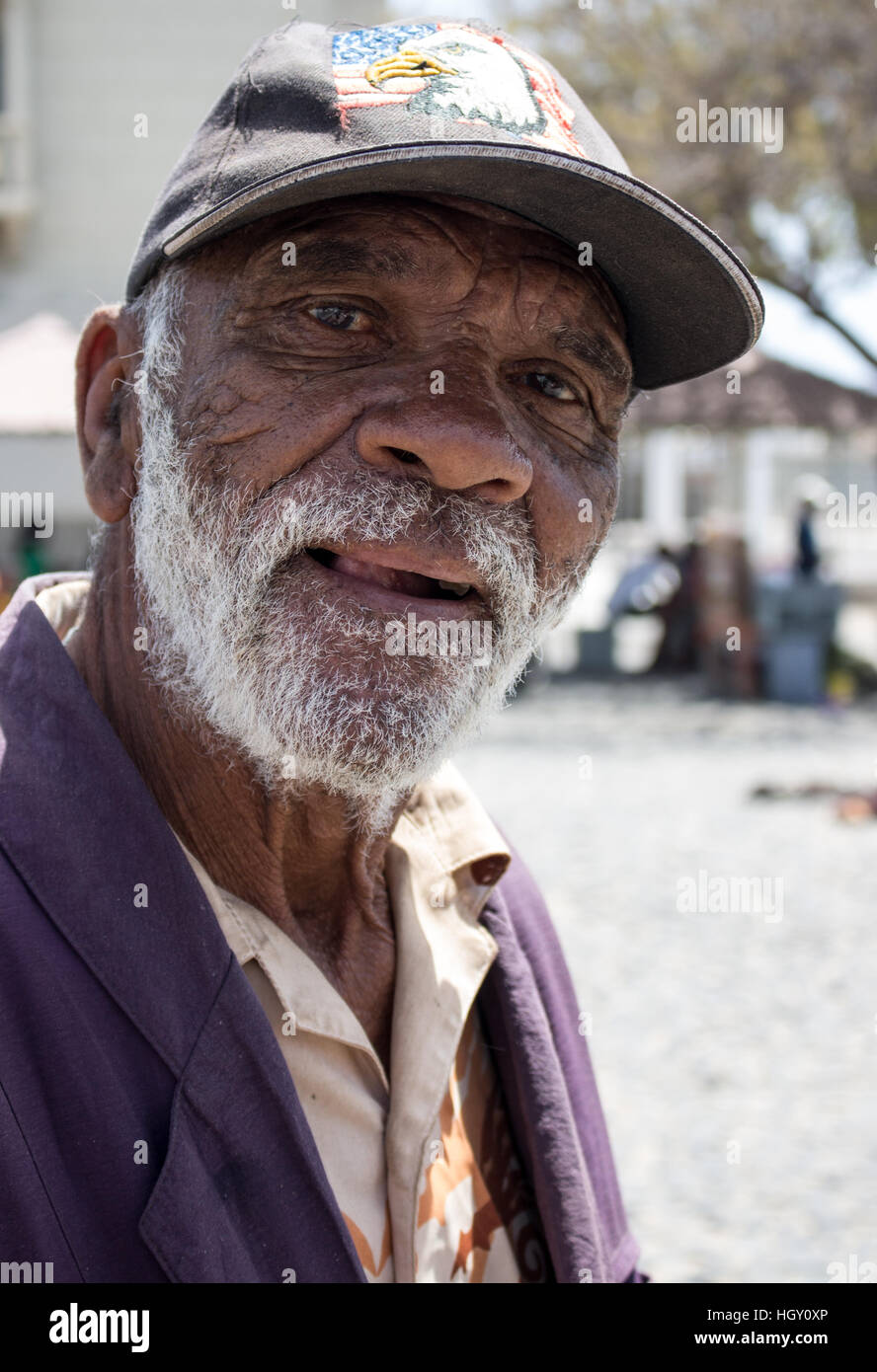 Ritratto di un uomo residente a Praia, Capo Verde, Africa. Foto Stock