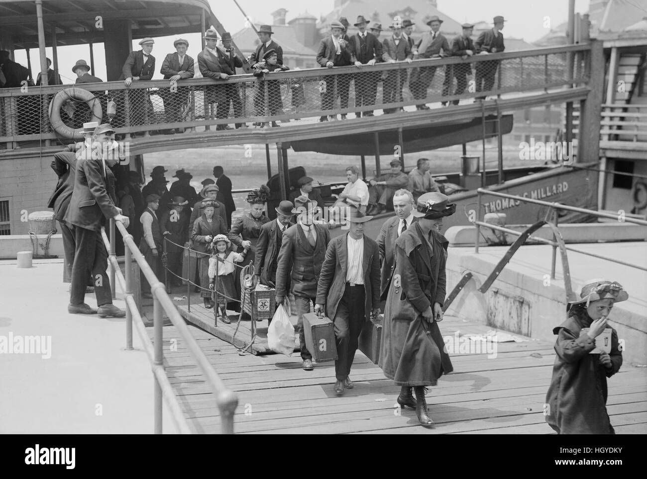 Arrivo di immigrati, Ellis Island, New York, New York, Stati Uniti d'America, Bain News Service, 1920 Foto Stock