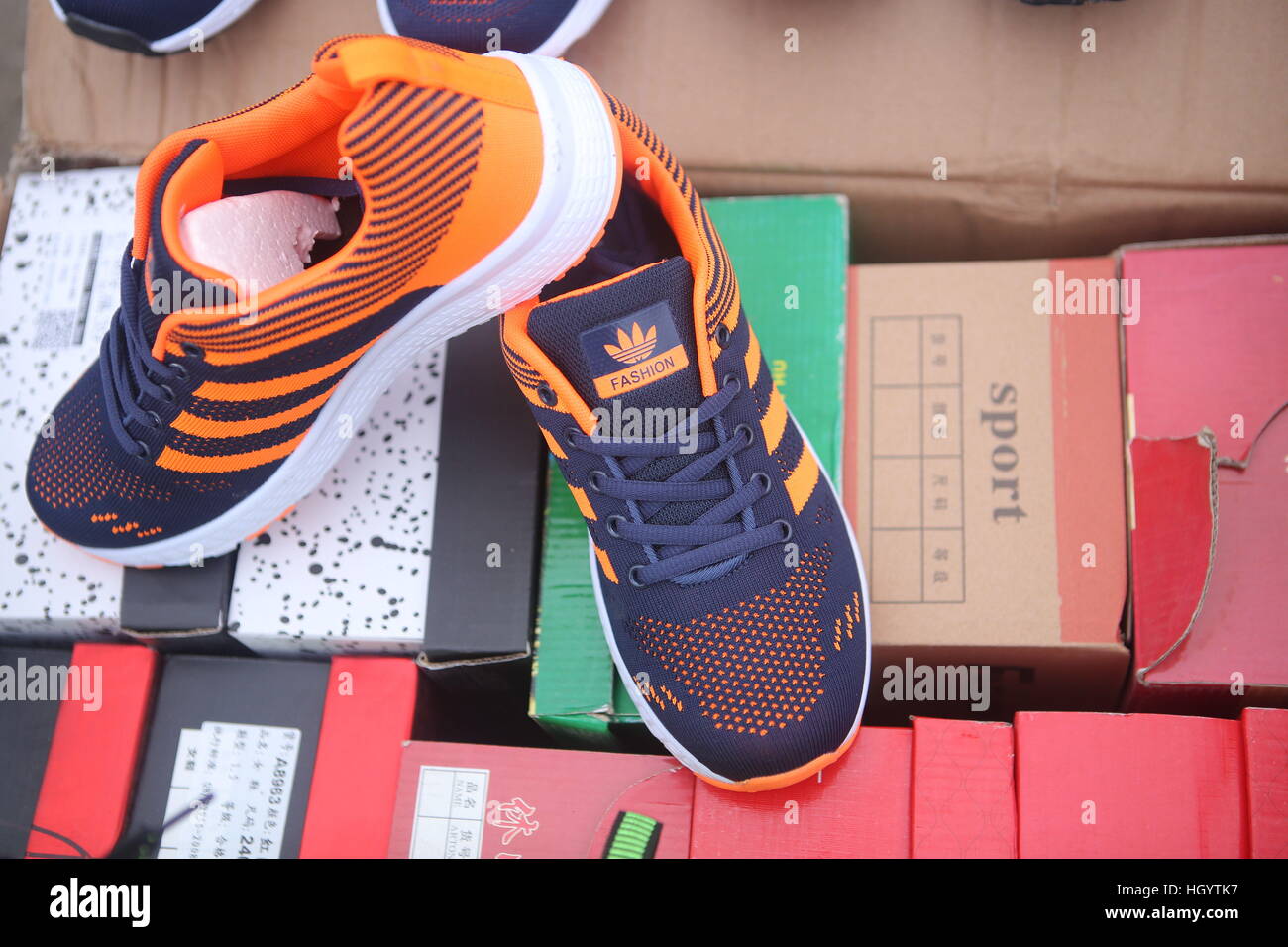 Amp; Stock Cpwwh6nq Fake Immagini Alamy Fotos Shoes hrCBoQsdxt