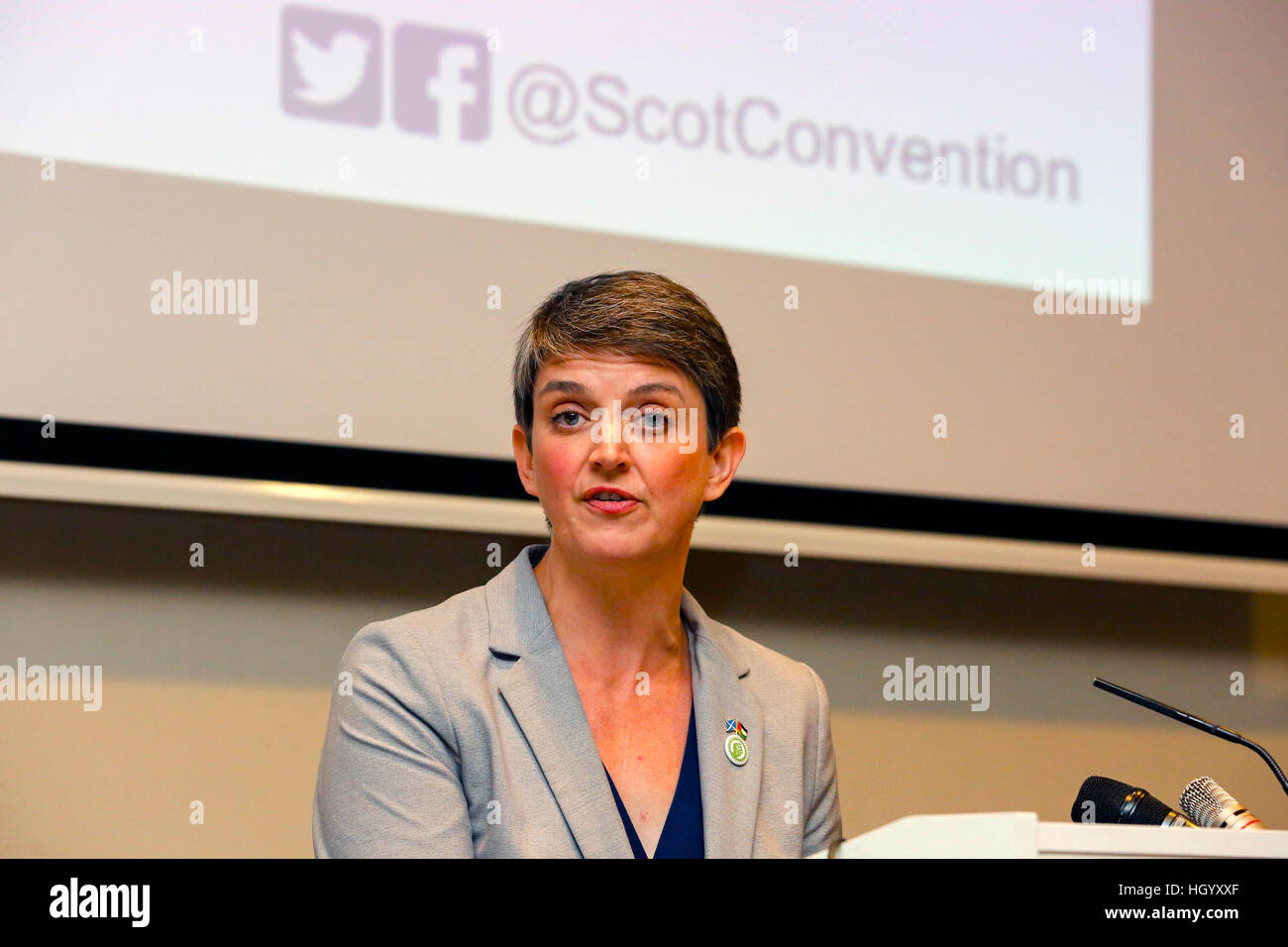 Glasgow, Scotland, Regno Unito. Xiv gen, 2017. Quasi mille persone hanno partecipato alla indipendenza scozzese Conventiion, svoltasi presso il Radisson Blu Hotel di Glasgow, Scozia, per discutere la Convenzione della politica e della strategia per il conseguimento di una Scozia indipendente. La Convenzione è stata presieduta da Elaine C Smith, una ben nota attrice e il comico, e lei è stata supportata da altoparlanti inclusi Angela costanza MSP, Tommy Sheppard MP, e Maggie Chapman Co-Convener scozzese della verdi. © Findlay/Alamy Live News Foto Stock