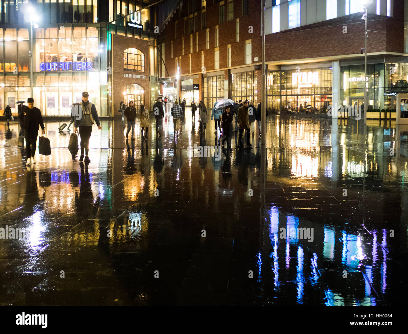 Liverpool Regno Unito 14 gennaio 2017. Regno Unito Meteo. Heavy Rain questa sera nel centro di Liverpool.Alan Edwards/Alamy Live News Foto Stock