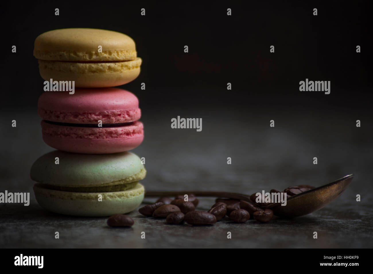 I chicchi di caffè e macaron Foto Stock