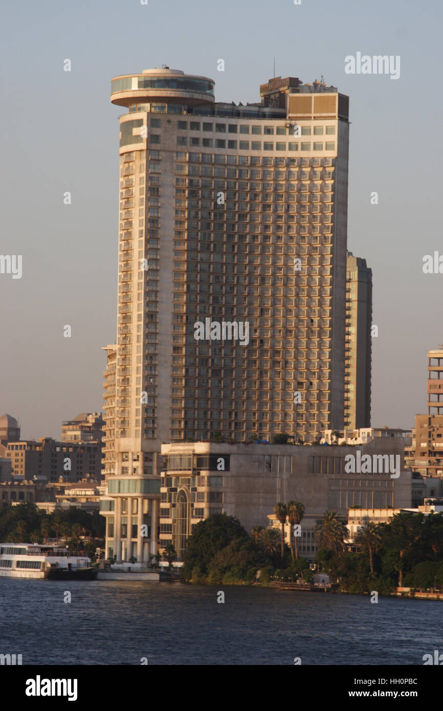 Il Cairo al tramonto; dal Ponte Università;il Cairo, Egitto Foto Stock
