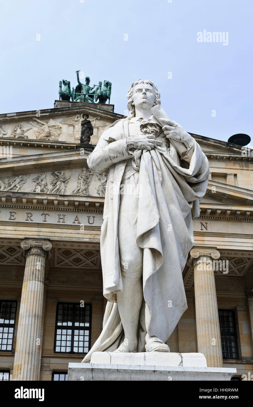 Friedrich Schiller Monumento al di fuori della sala da concerto, Berlino, Germania. Foto Stock