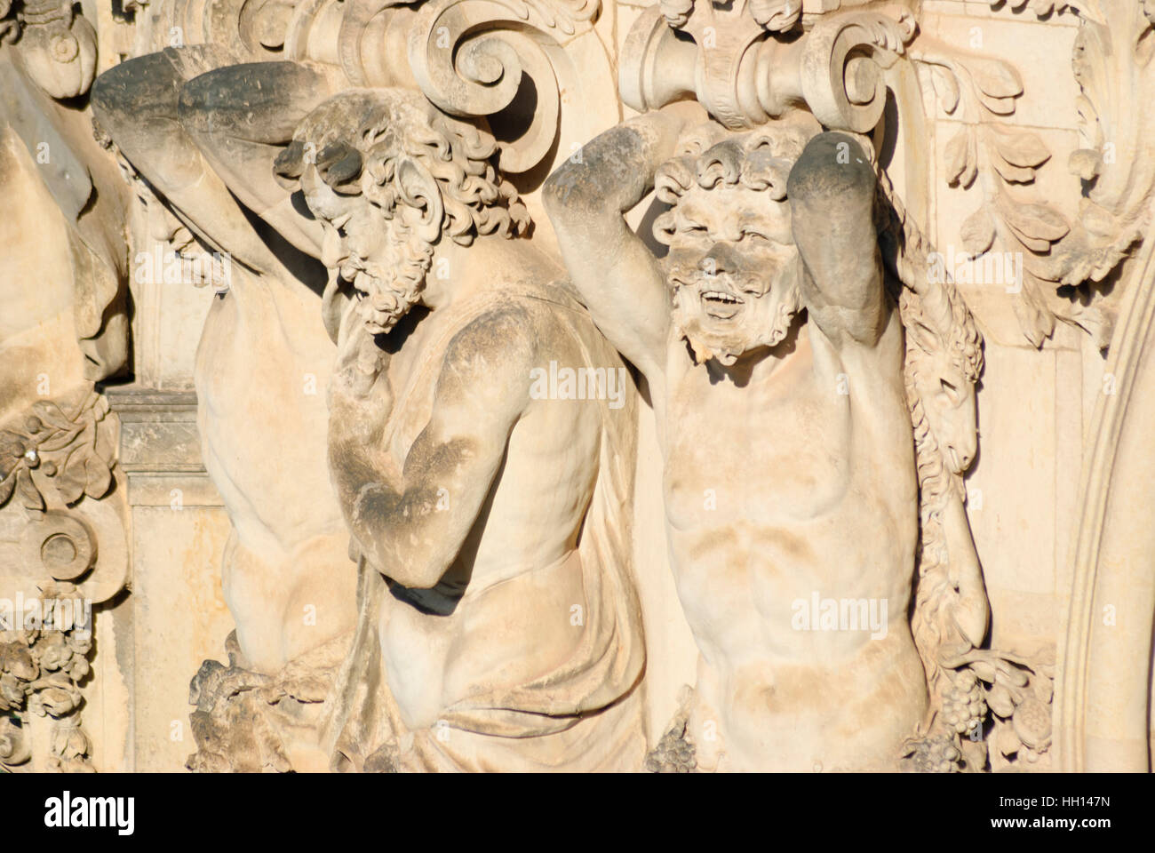 Dresda: Zwinger; Atlanti nel padiglione di carillon, , Sachsen, Sassonia, Germania Foto Stock