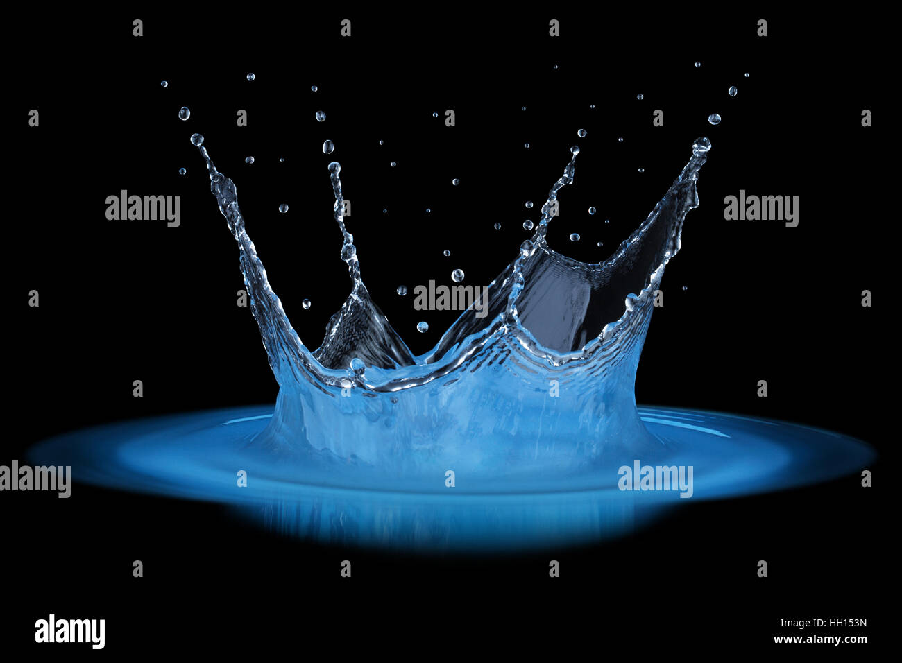 Acqua Splash, isolati su sfondo nero. Foto Stock
