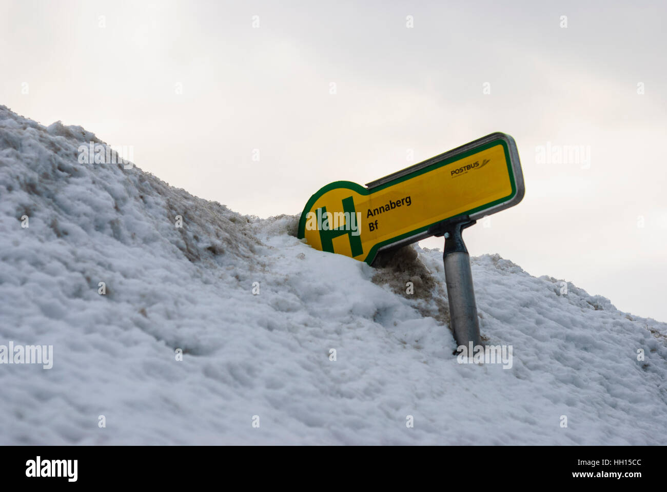 Annaberg: dalle masse nevose versata fermata bus segno, Mostviertel, Niederösterreich, Austria Inferiore, Austria Foto Stock