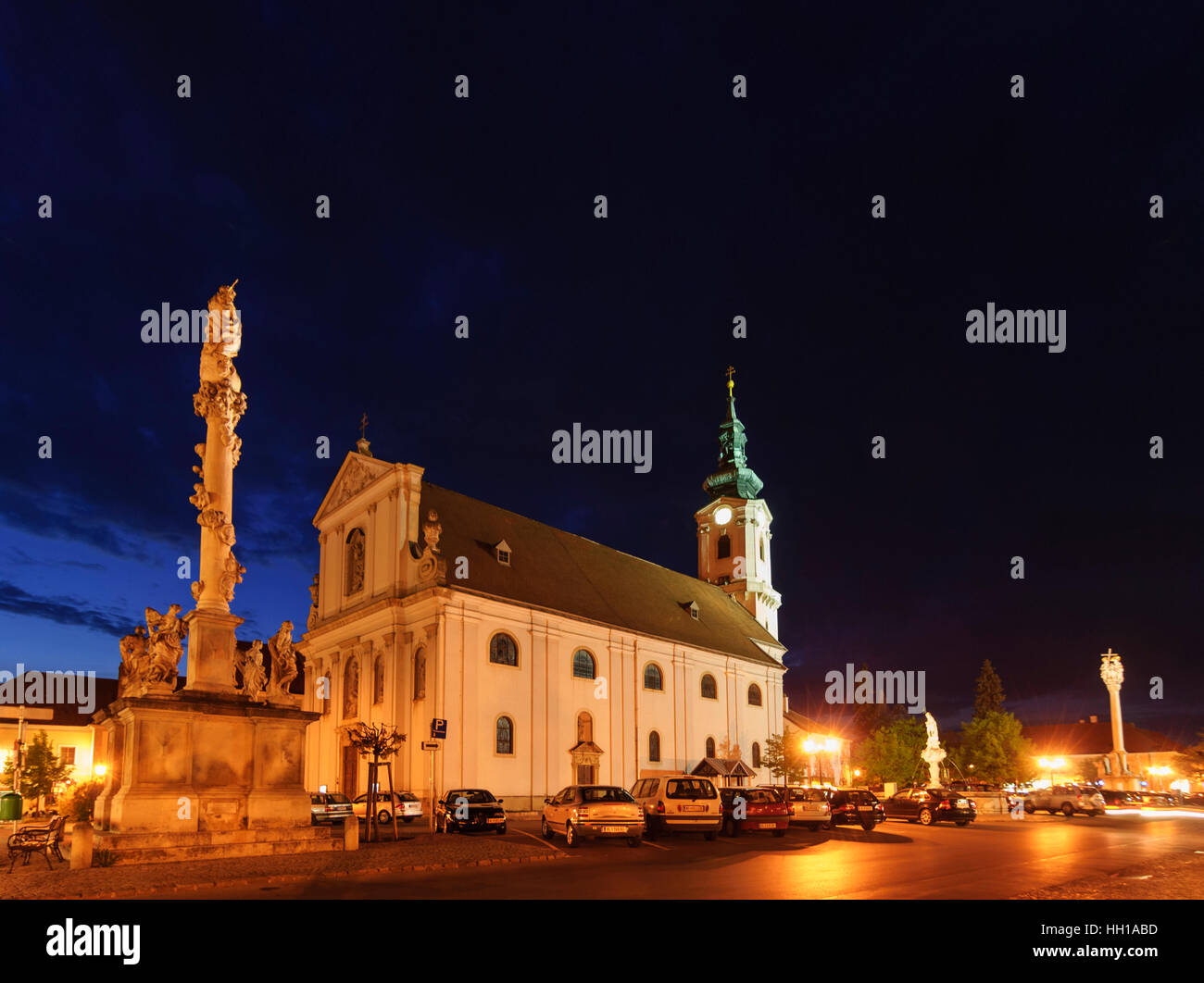 Bruck an der Leitha: chiesa a Hauptplatz (Piazza Principale), Donau Niederösterreich, Austria Inferiore, Austria Foto Stock