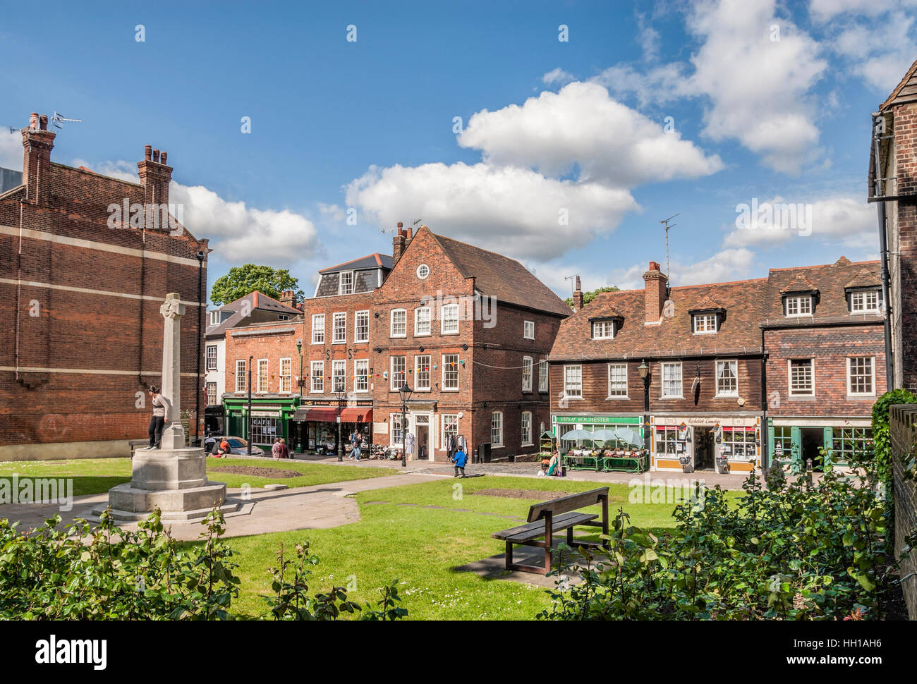 High Street nel centro di Rochester, Kent, Inghilterra sud-orientale Foto Stock