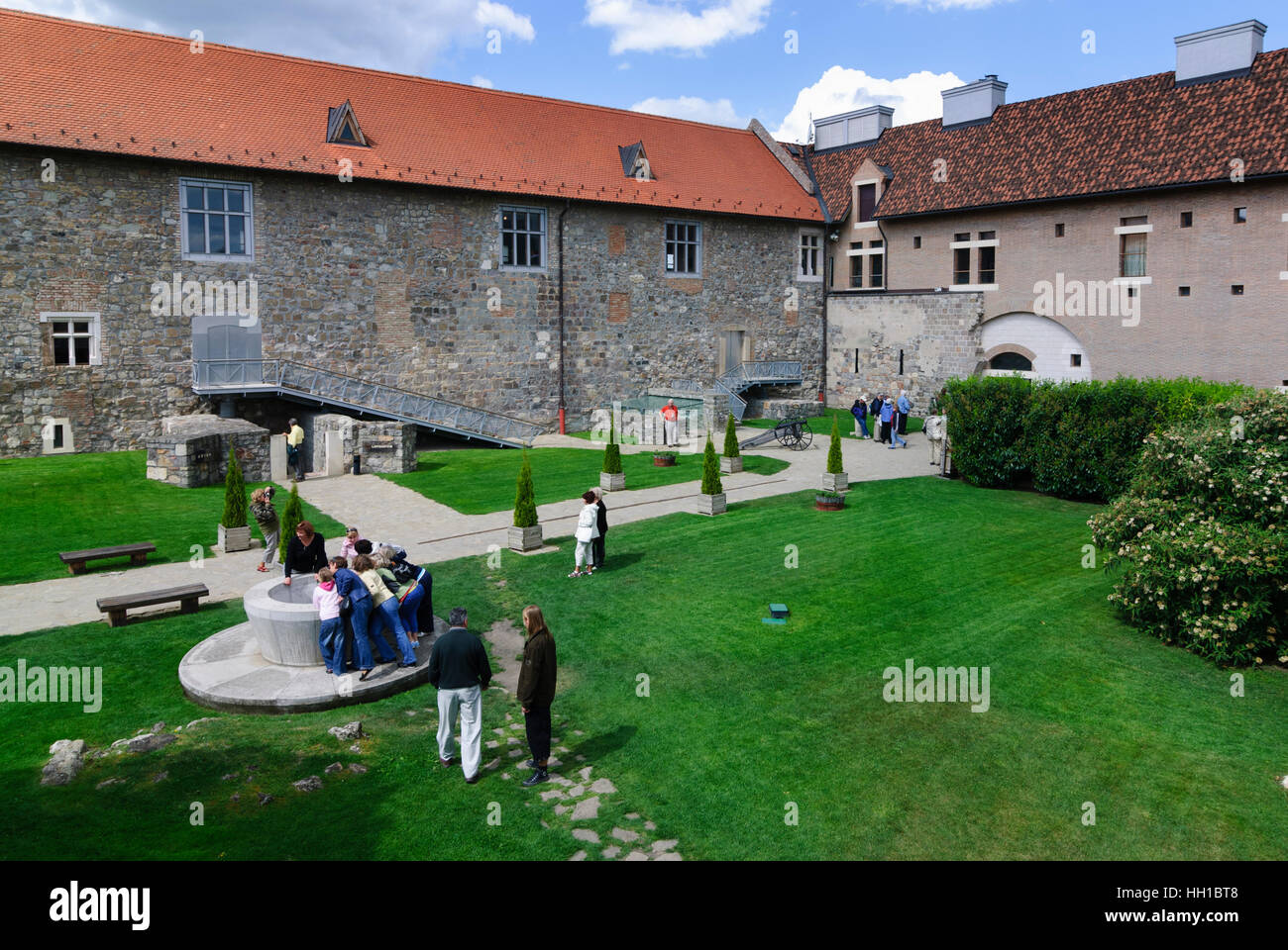 Esztergom (Gran): il museo del castello con i resti del re ungherese's Palace, , Komarom-Esztergom, Ungheria Foto Stock