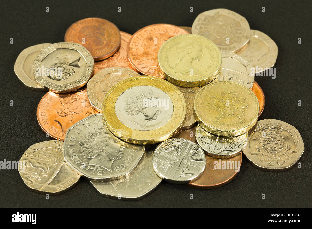 Varietà di valuta britannica delle monete in euro Foto Stock