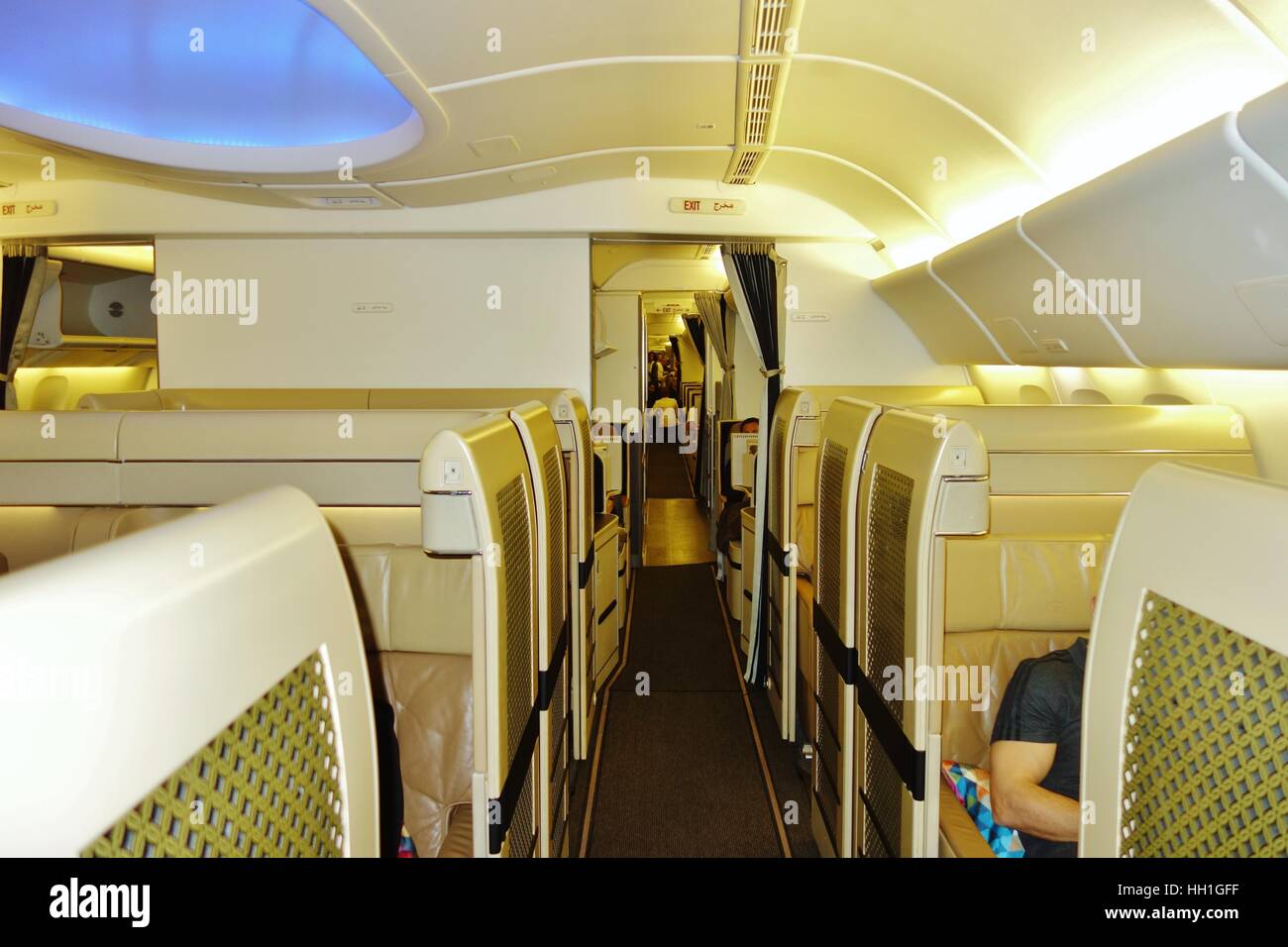 All'interno della cabina prima classe su un Boeing 777 da Etihad Airways (EY) Foto Stock