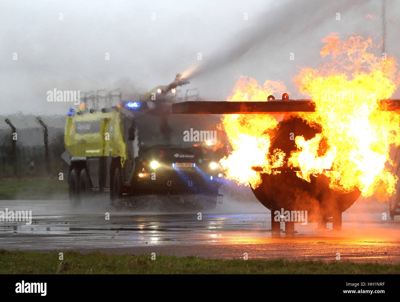 La BAA Nuova Panther motore Fire simulando la messa fuori gli incendi di aeromobili Foto Stock