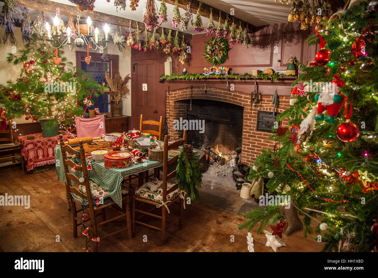 Cucina decorata per Natale Foto Stock