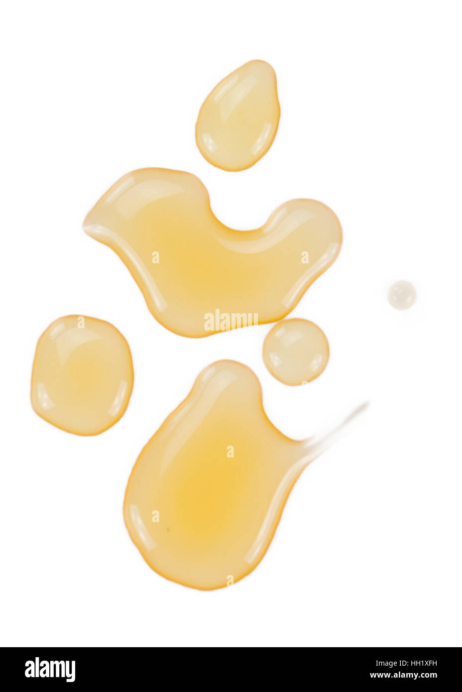 Porzione di caramello Sirup (come close-up shot) isolato su sfondo bianco Foto Stock